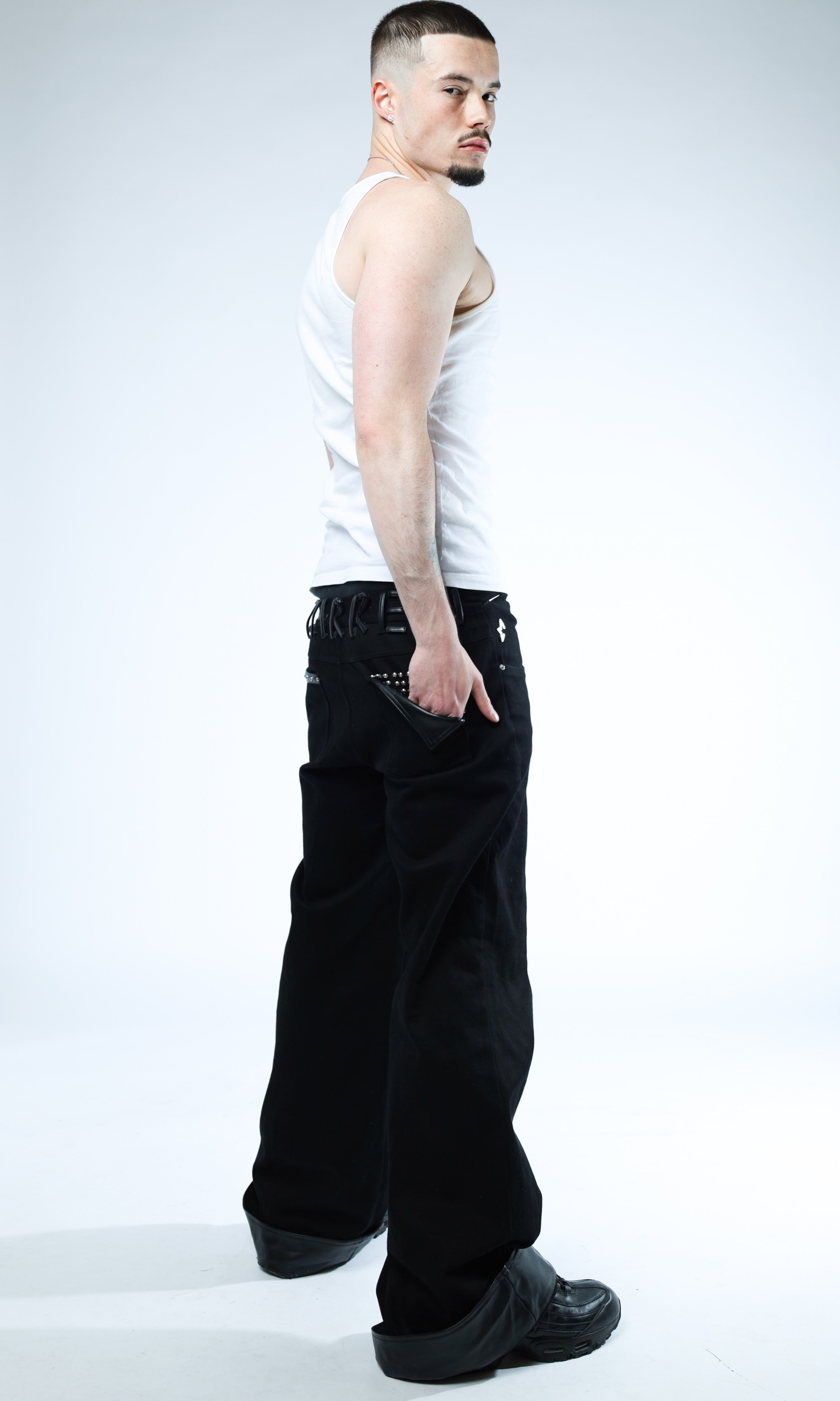 LOW RISE BOOTCUT STARRED JEANS